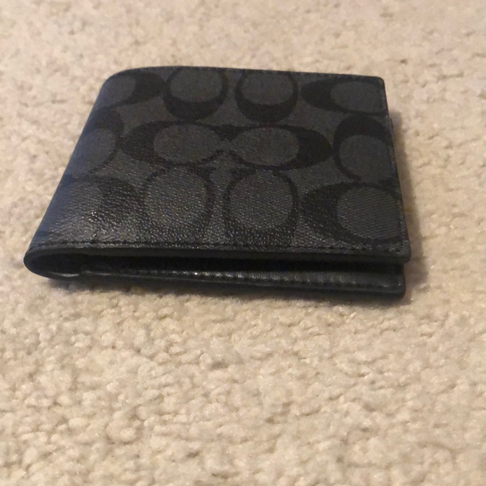 Coach Wallet - Picture 4 of 6